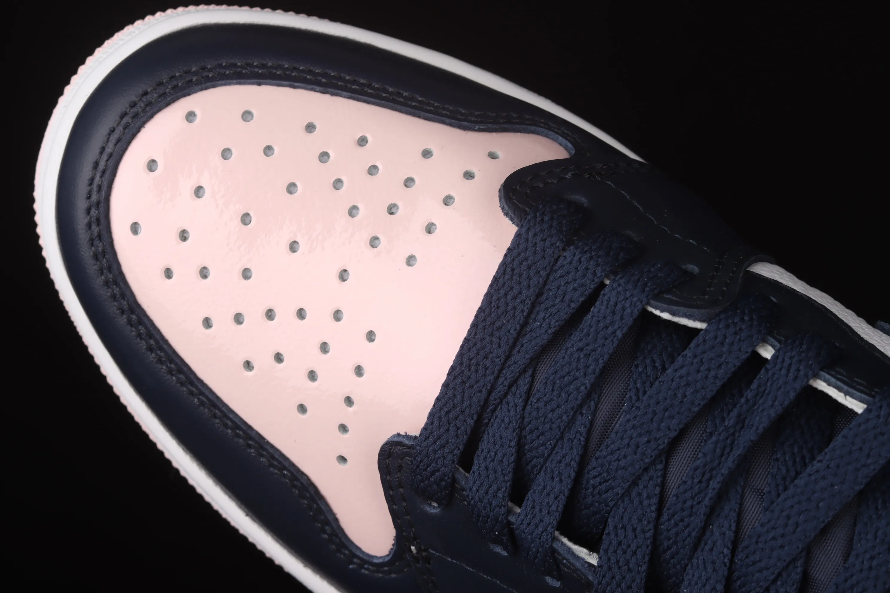 All categories Air Jordan Jordan series basketball shoes Air Jordan 1 High L version Air Jordan 1 High OG Atmosphere AJ1 Joe 1 Bubble Gum high-top basketball shoes DD9335-641